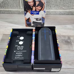 UE - MEGABOOM Wireless Bluetooth Speaker - Charcoal