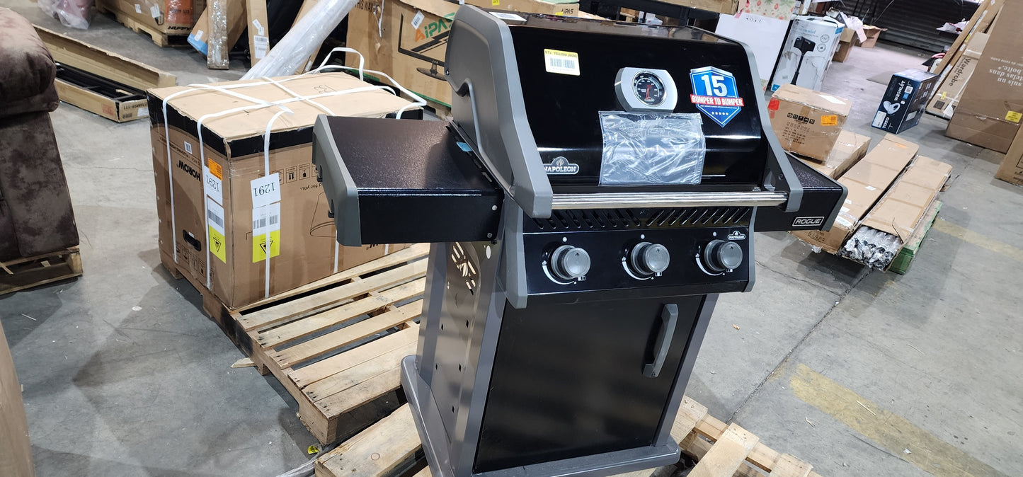 Napoleon Rogue 3-Burner Propane Grill Black
