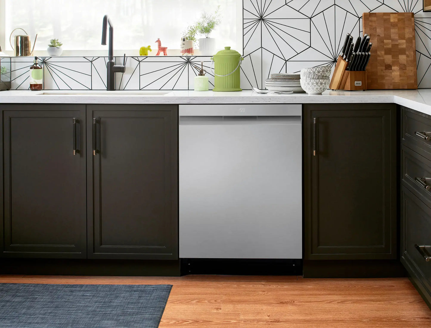LG Top Control Wi-Fi Enabled Pocket Handle Dishwasher with 1-Hour Wash & Dry, QuadWash Pro, TrueSteam and Dynamic Heat Dry
