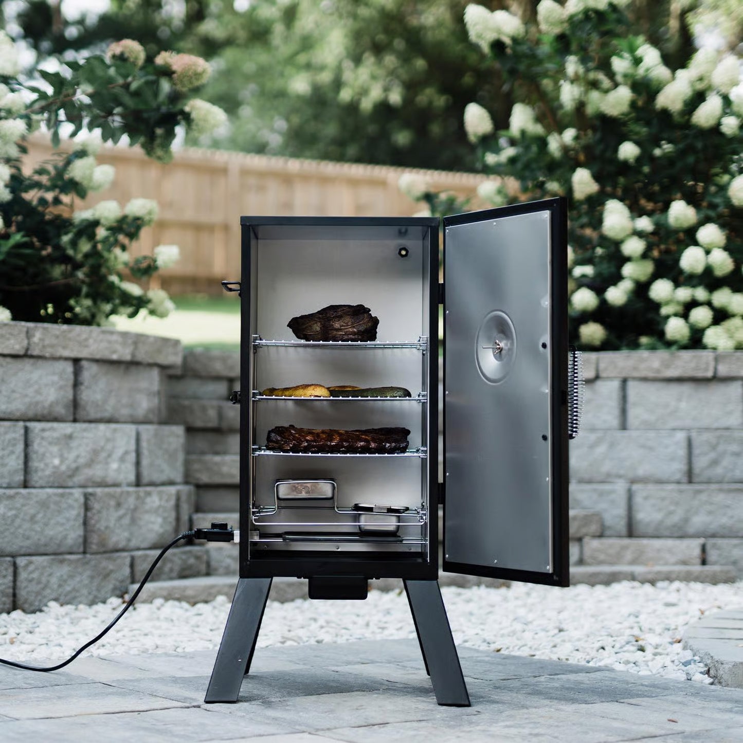 Masterbuilt Analog Wood Chips Vertical Smoker