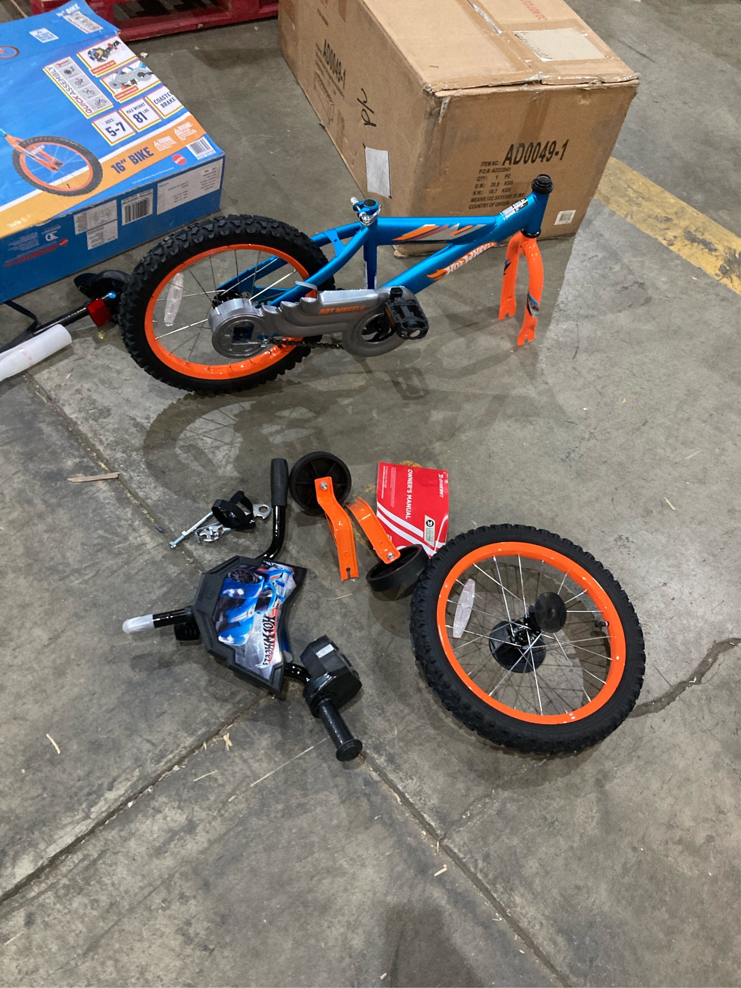 Hot Wheels 16" KIDS Bike
