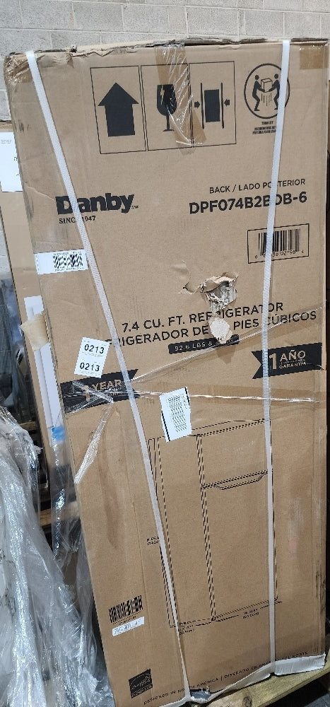 Danby 7.4 ftÂ³ Black Stainless Steel Refrigerator 145 W