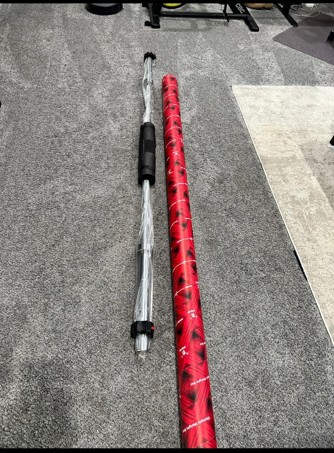 700 lb capacity 45 lb weight 7 ft long .