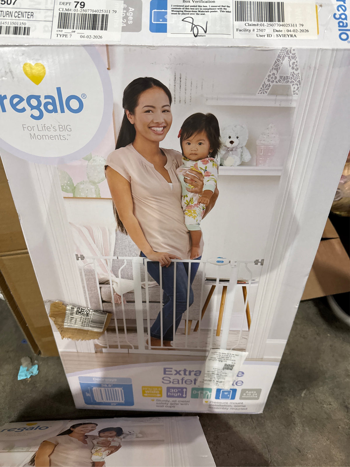 Regalo Extra Wide Baby Gate - 38.5" - White