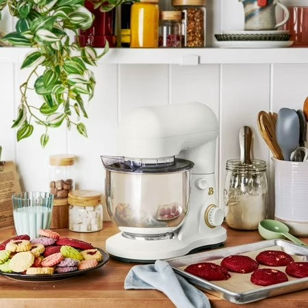3.5 Qt Stand Mixer, White Icing with Beaters