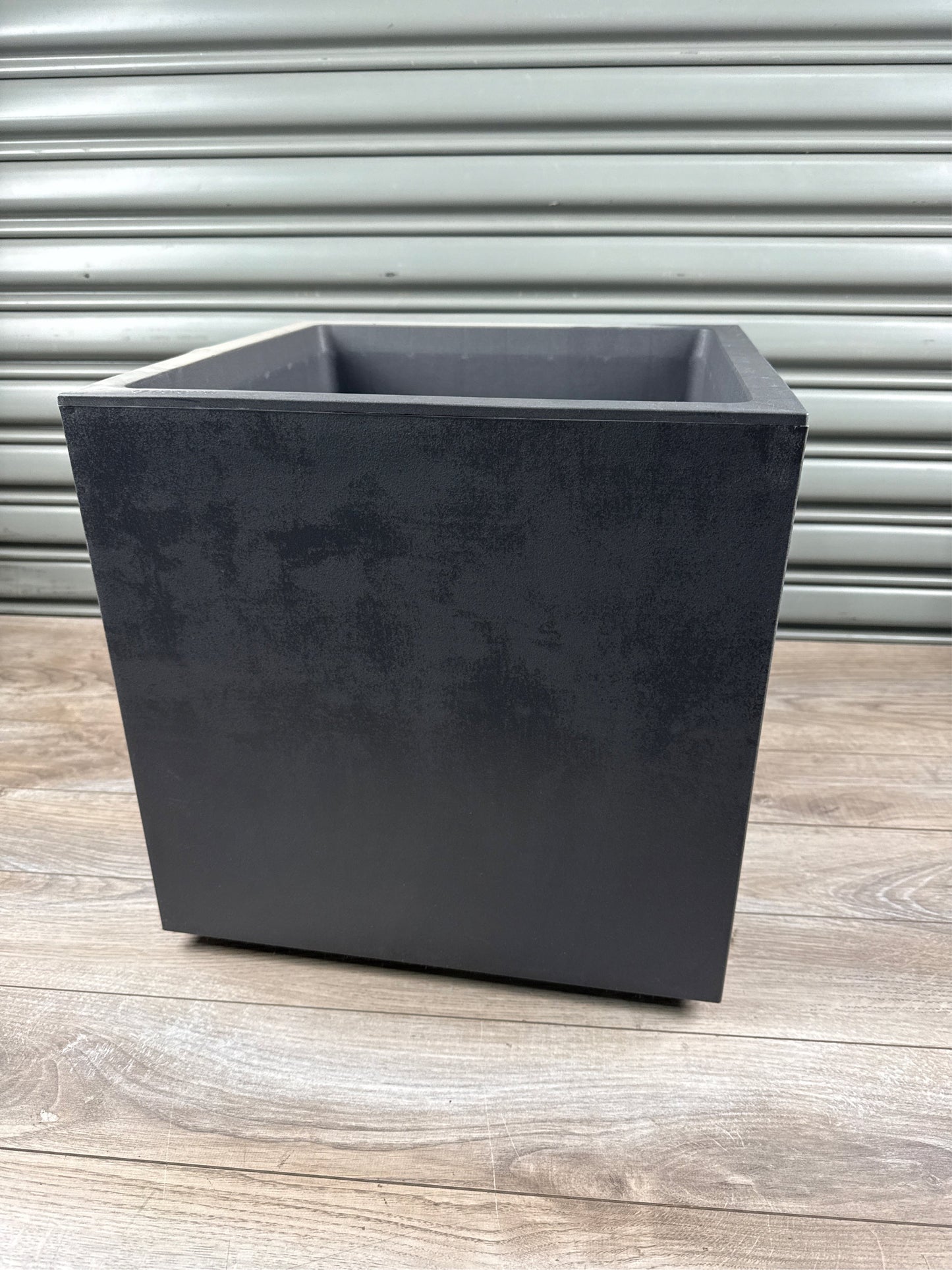Millennium Deroma 15” Cube Planter – Light Black