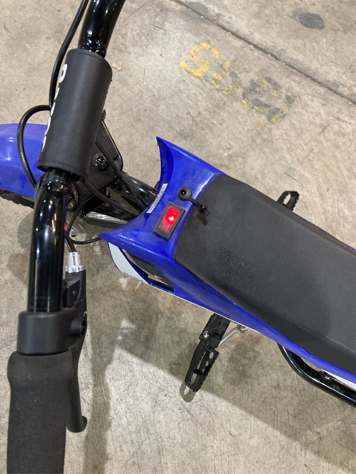Razor Dirt Rocket MX125 - 12V Dirt Bike (Blue)