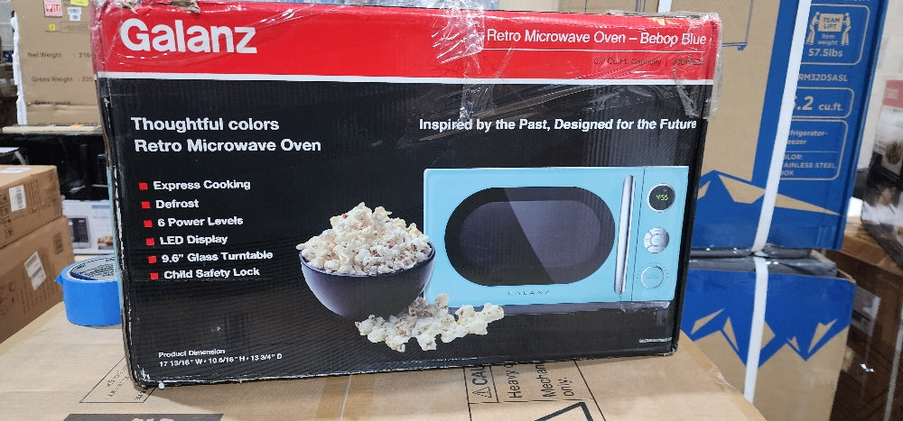 Galanz 0.7 Cu ft Retro Counter Microwave, Blue